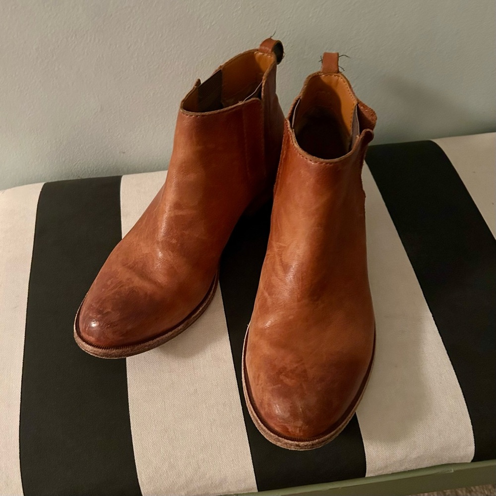 Women’s Brown Leather Chelsea Boots {7.5}